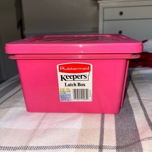 Rubbermaid Bright Pink Storage Box
